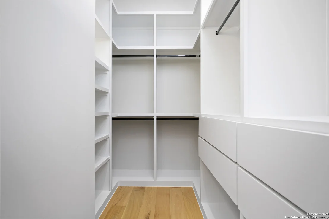 Photo of 9539 Lenox Hill
