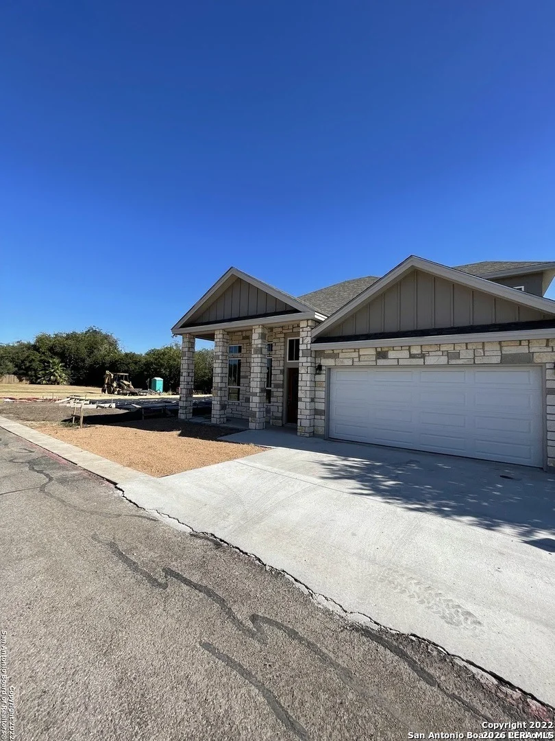 Photo of 107 SUTTON PL