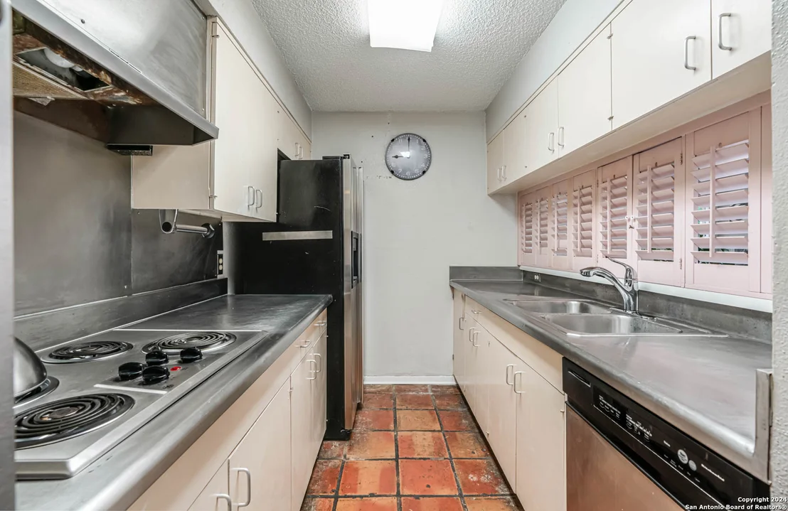 Photo of 2102 COPPER HILL DR