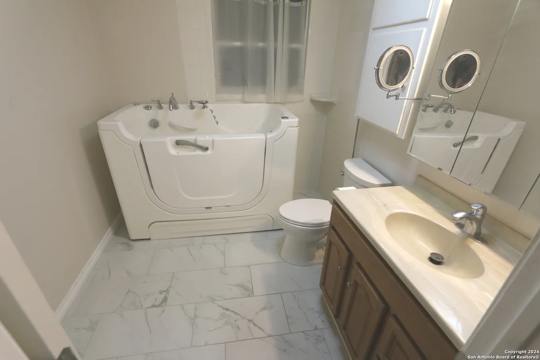 Photo of 5621 GALEWIND DR