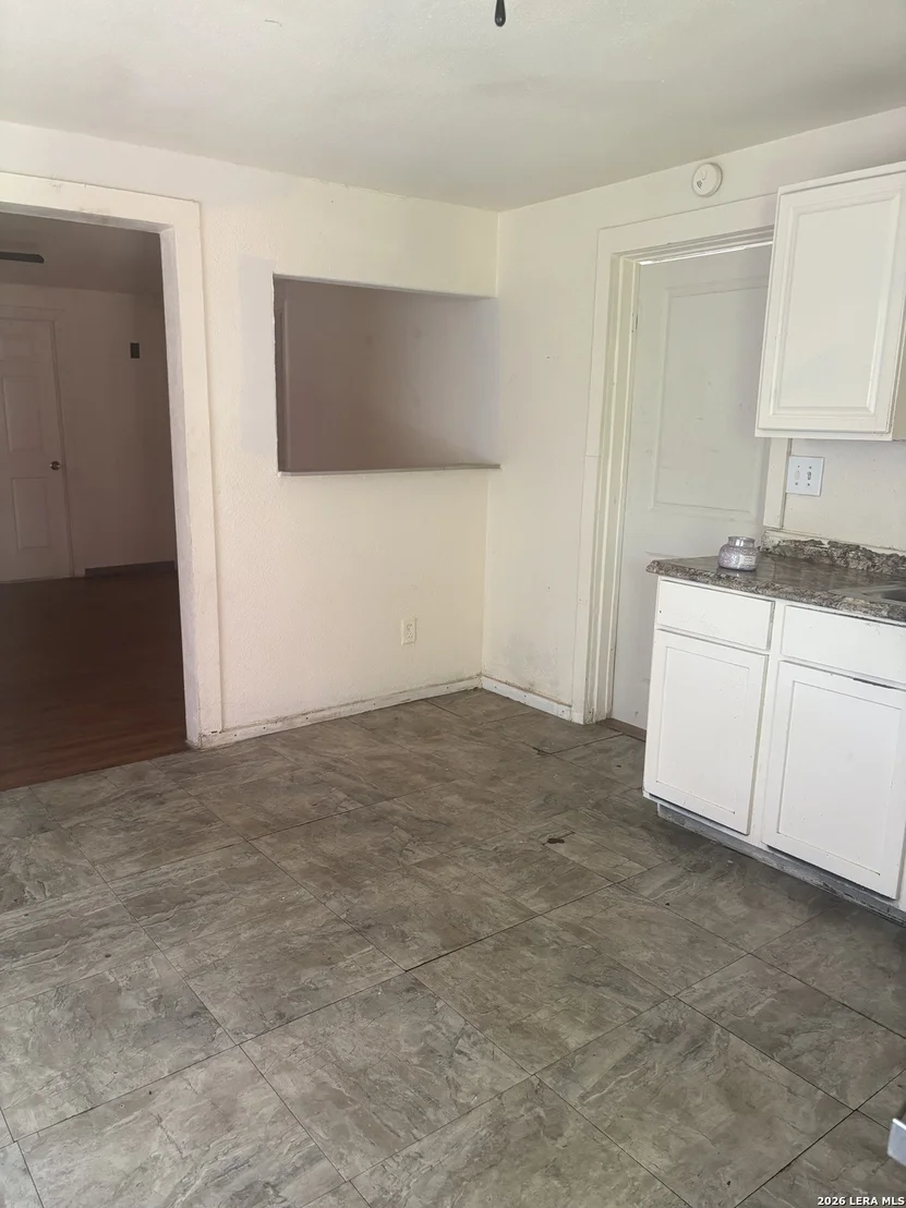 Photo of 1220 Romero