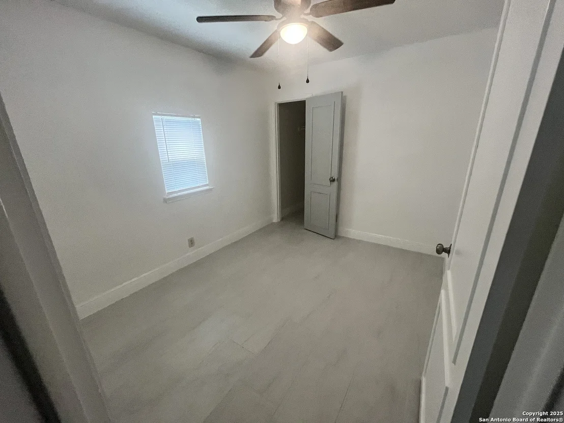 Photo of 7438 Rimhurst