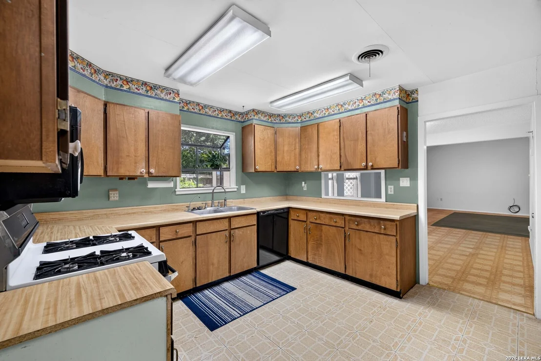 Photo of 555 Dawnview