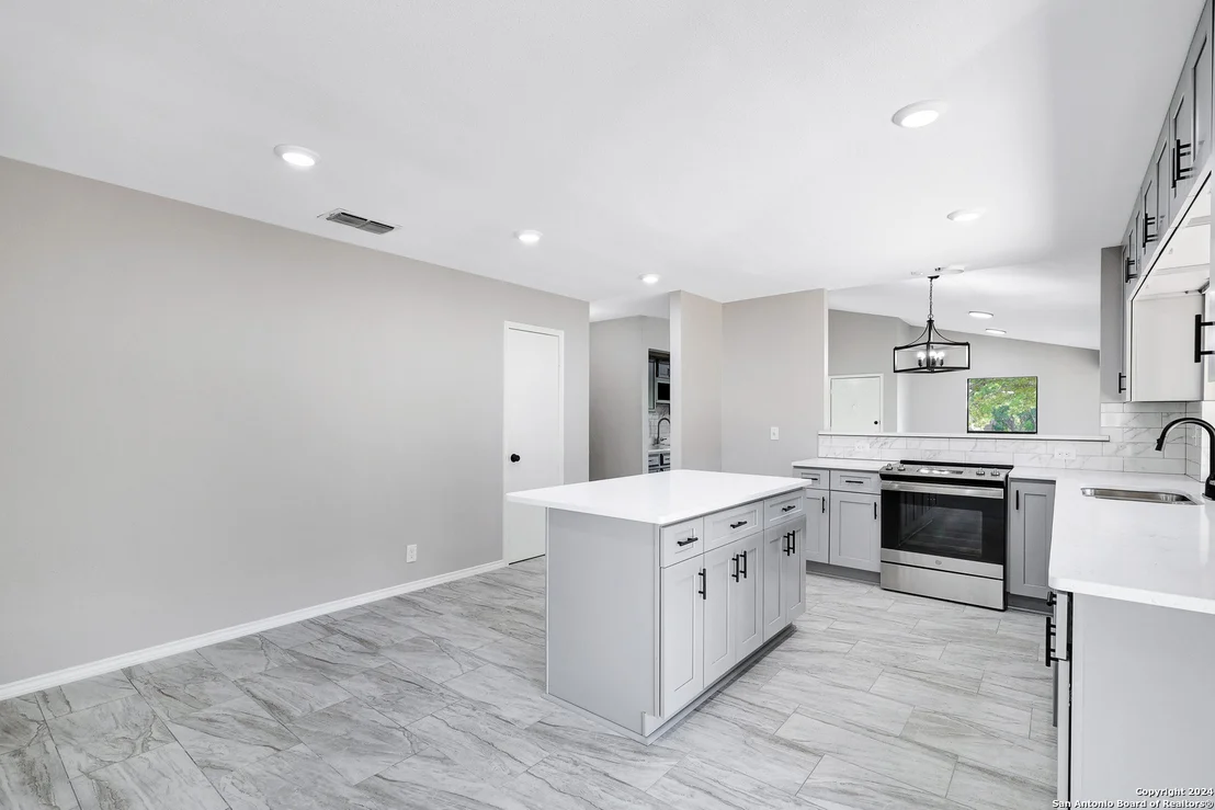 Photo of 10316 ROYAL MEADOWS