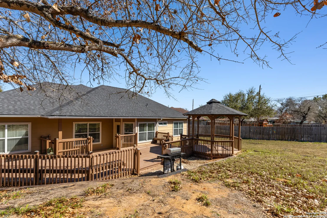 Photo of 325 Howard Dr