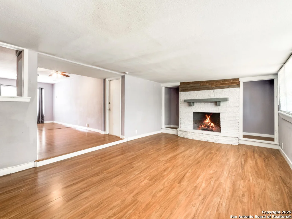 Photo of 615 Edgebrook
