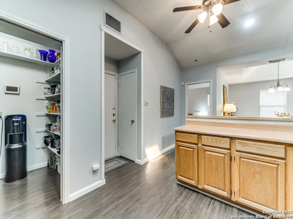 Photo of 5935 Heather View