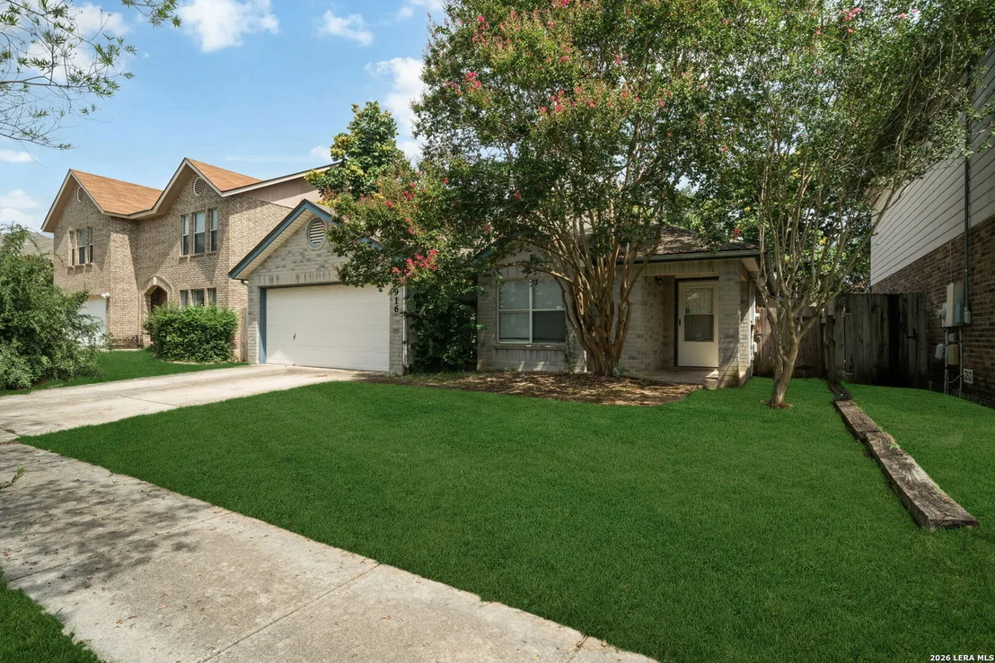Photo of 916 ABERCORN