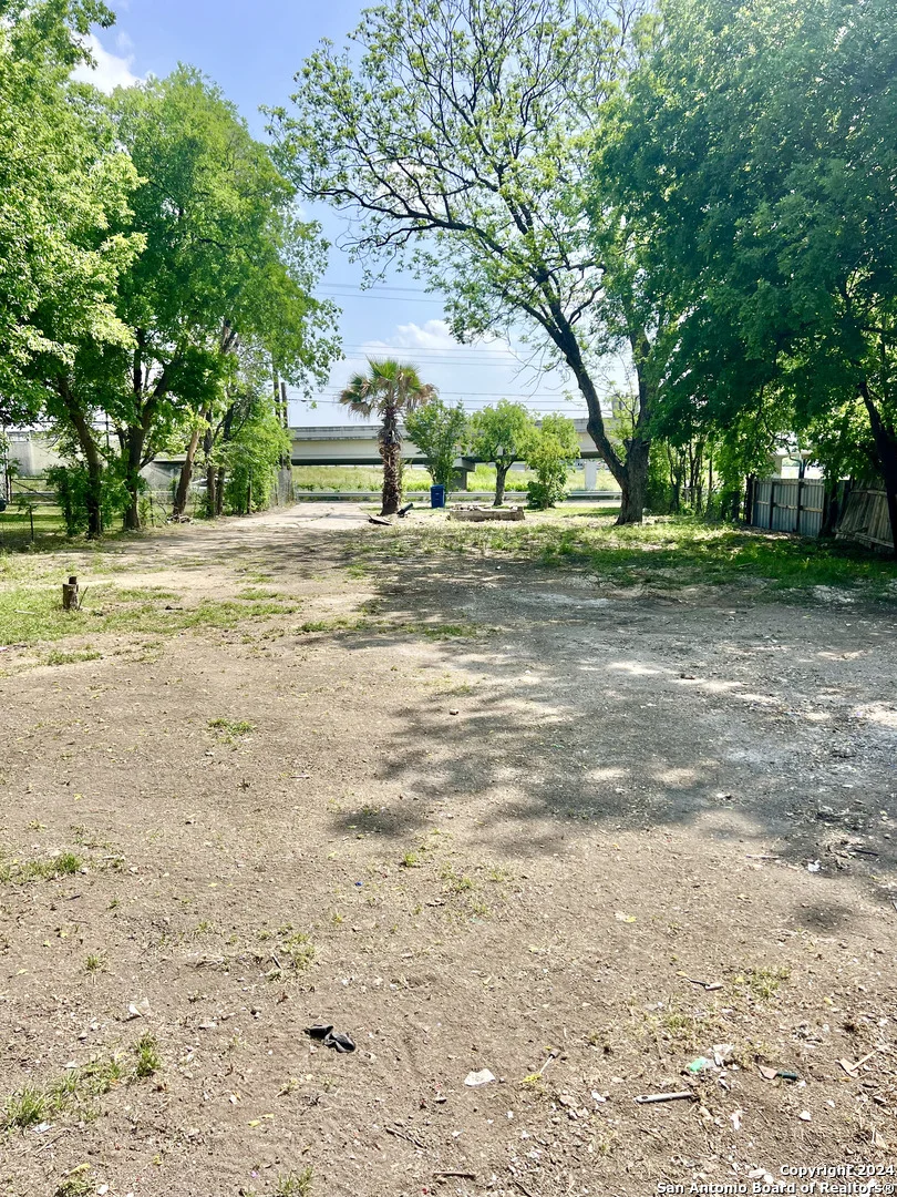 Photo of 1351 BRADY BLVD