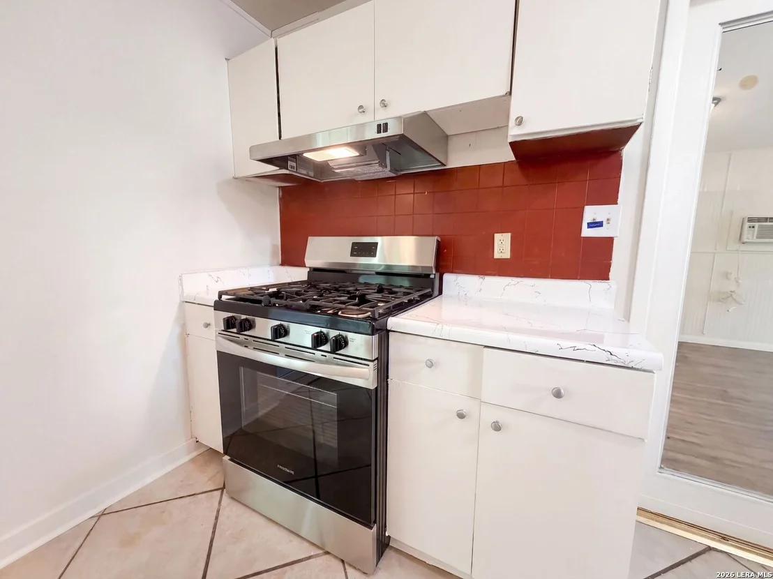 Photo of 3650 VERSAILLES DR