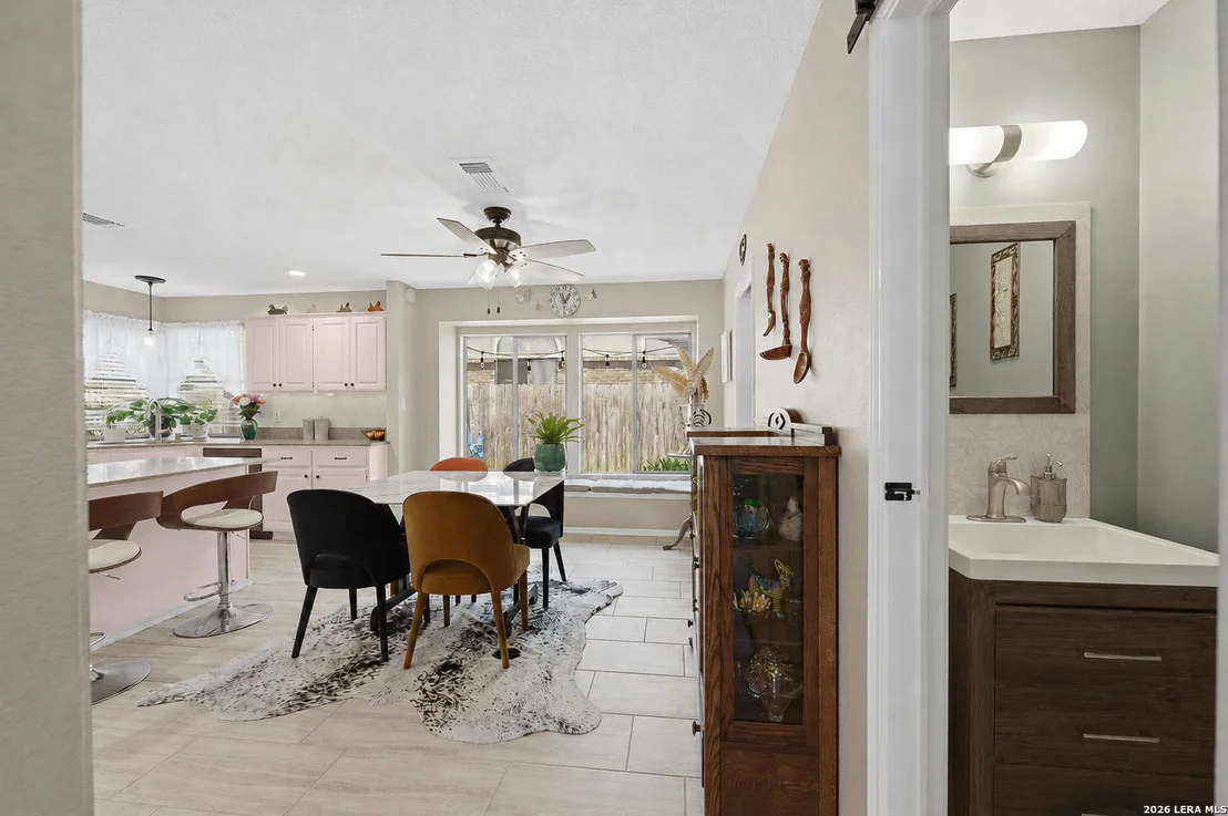 Photo of 302 HORNBEAN LN