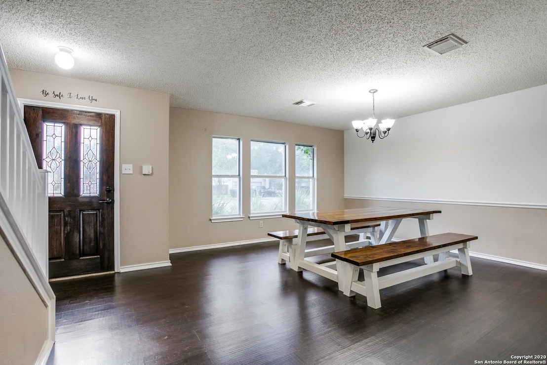 Photo of 261 SAMANTHA DR