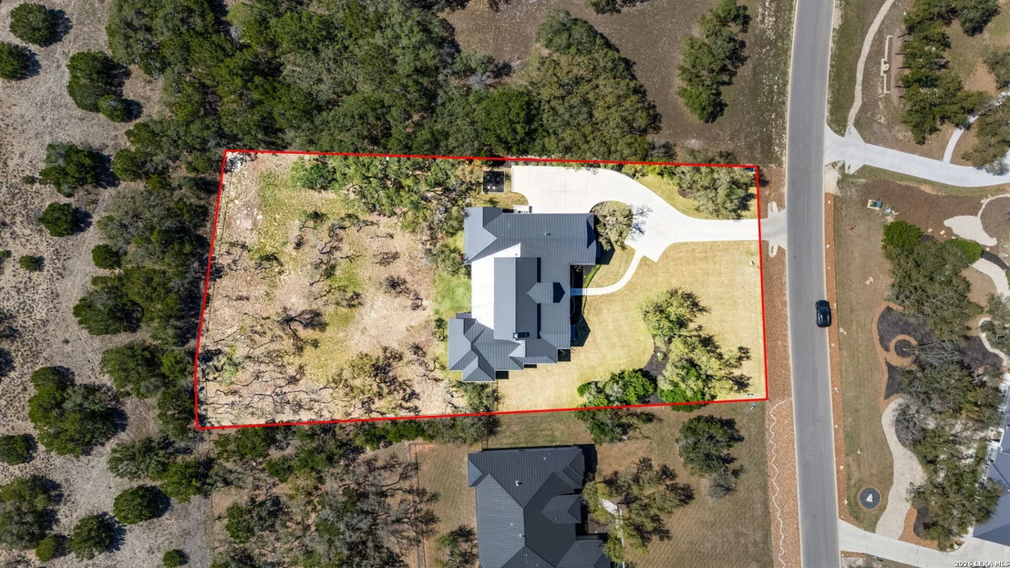 Photo of 979 Belle Oaks