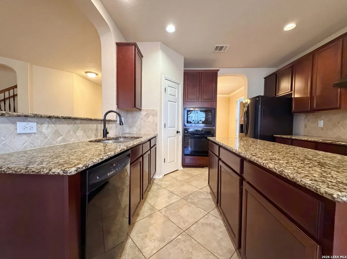 Photo of 6941 LAURA HTS
