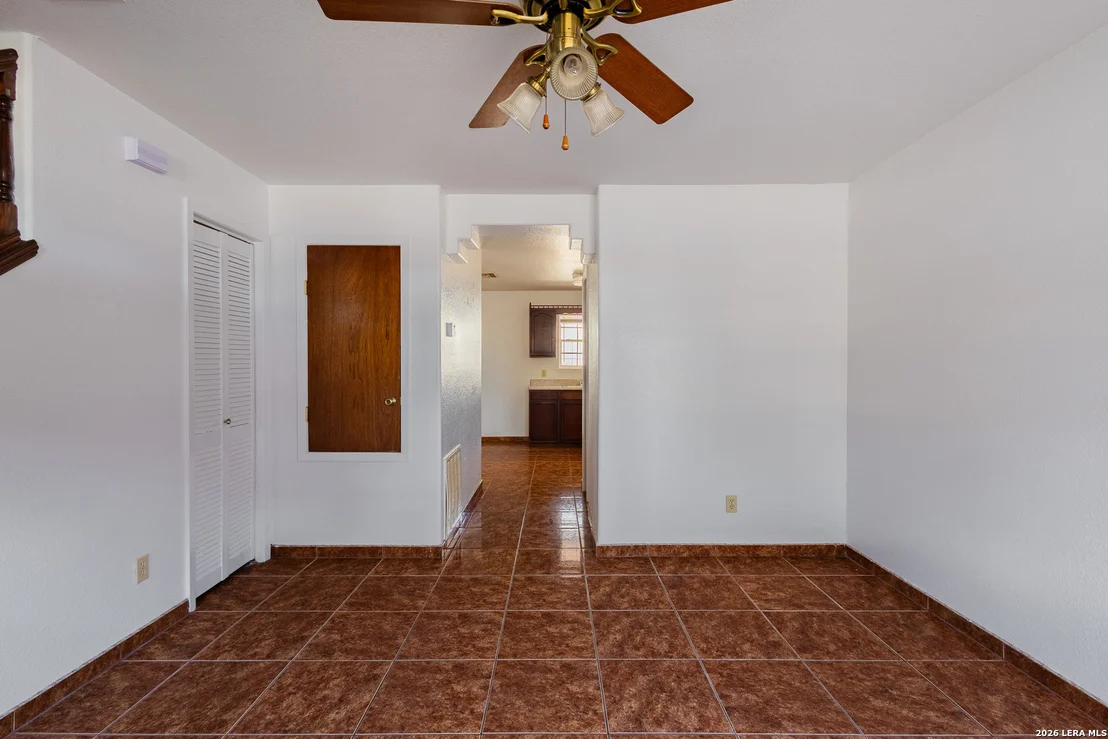 Photo of 121 Falcon Blvd