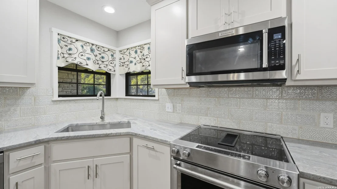 Photo of 132 W Outer Dr