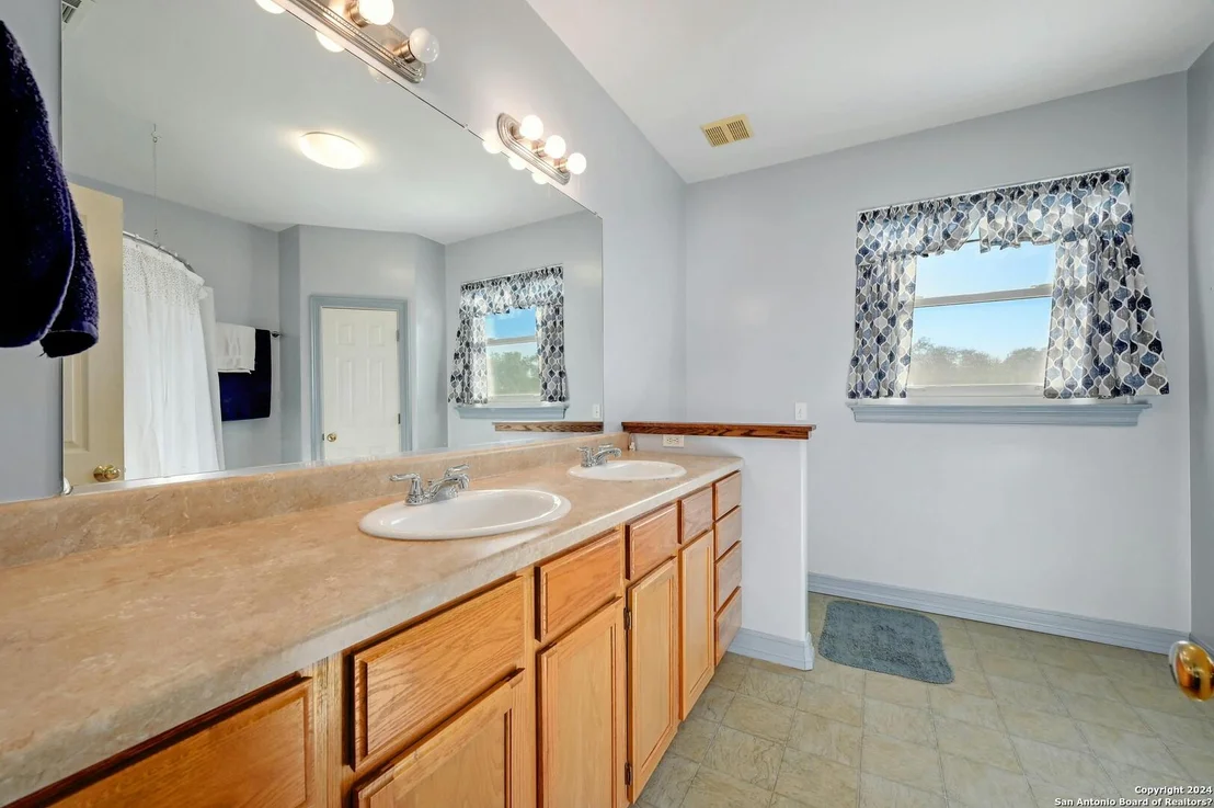 Photo of 1061 Cascade Trail