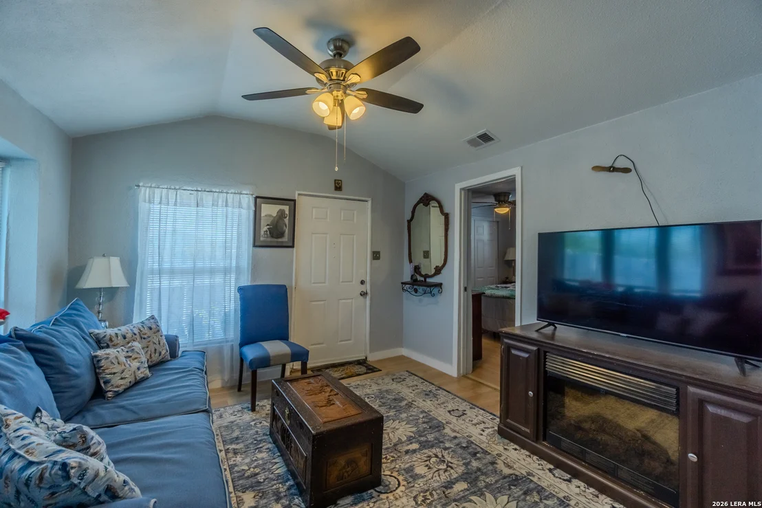 Photo of 1203 Vickers