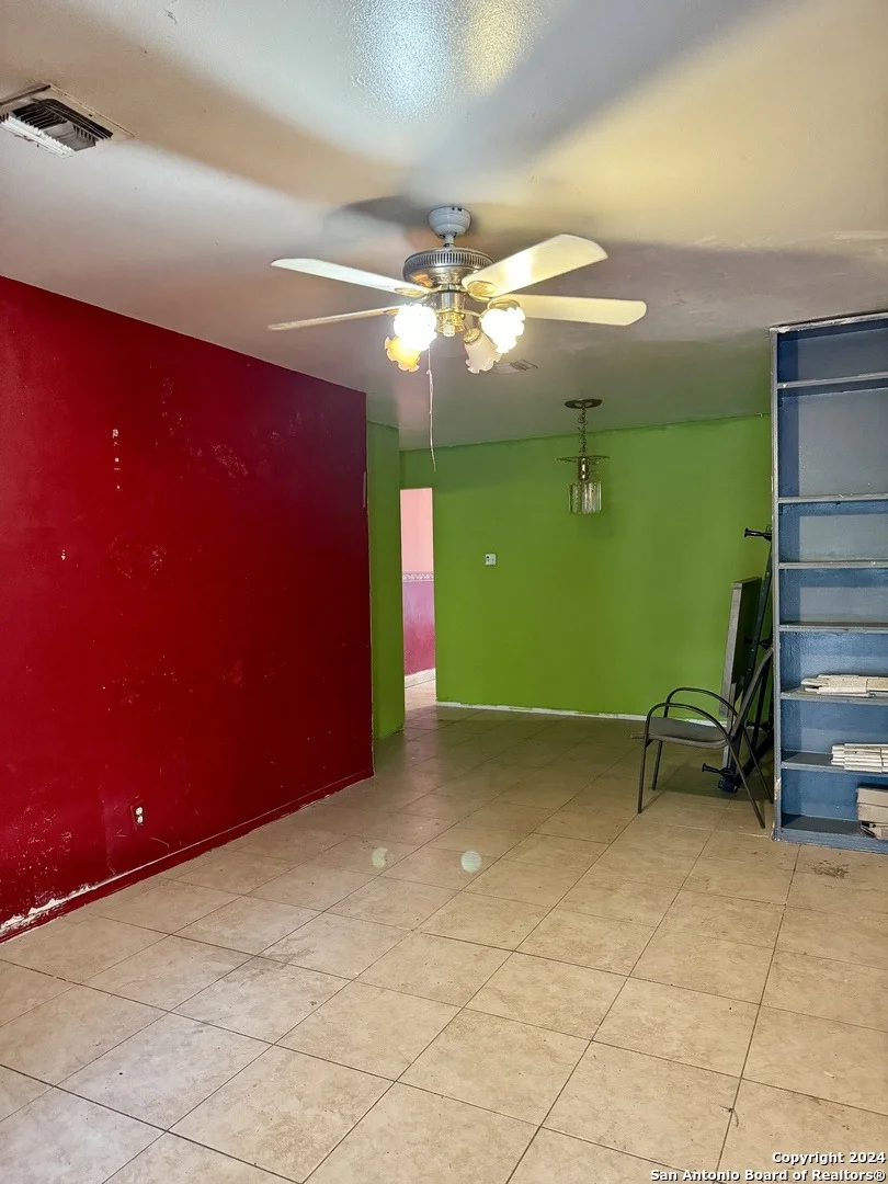 Photo of 122 Dumont