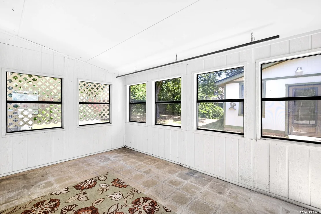 Photo of 555 Dawnview