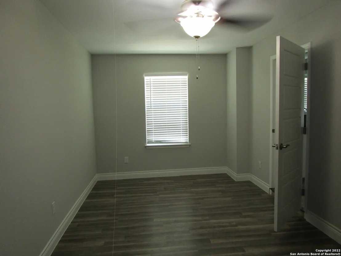 Photo of 910 REXFORD DR