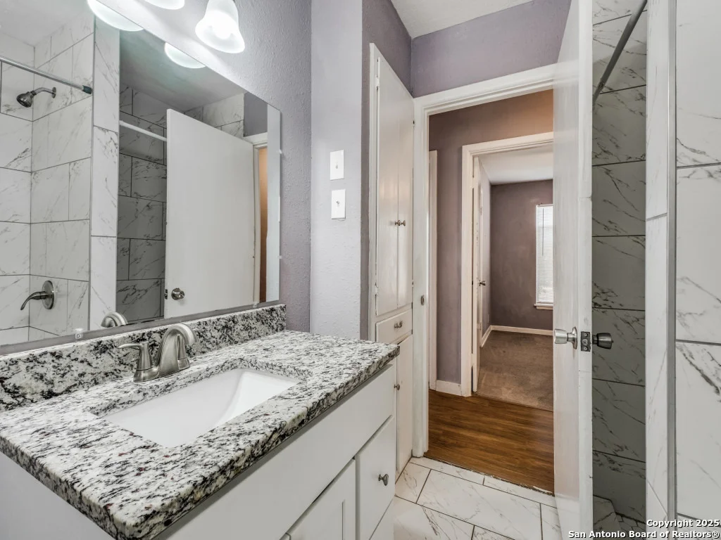 Photo of 615 Edgebrook