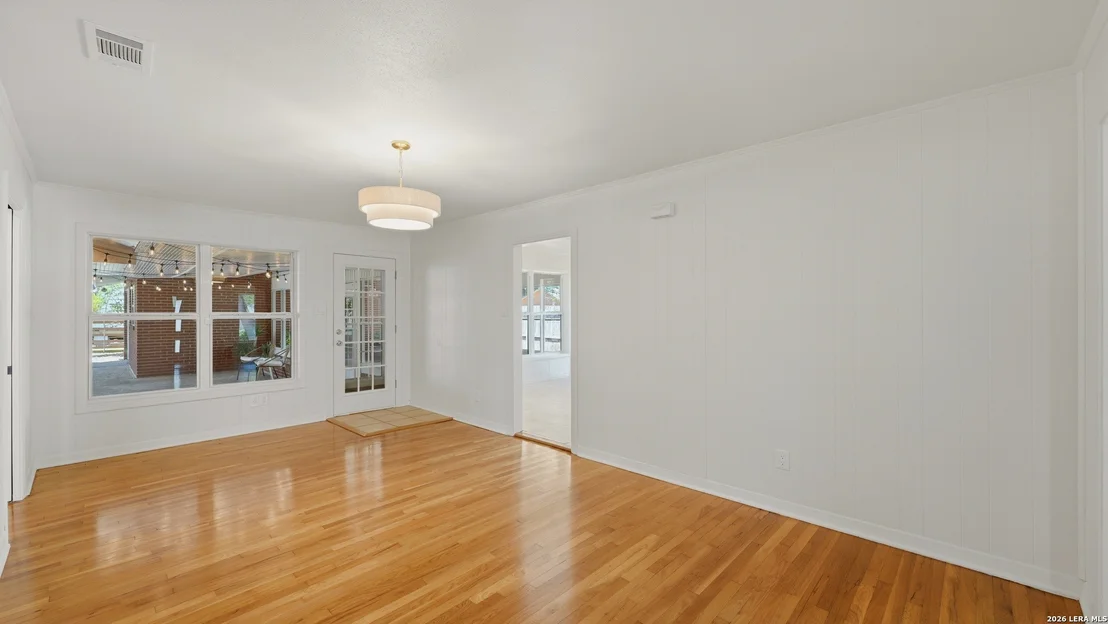 Photo of 596 WILLOW AVE
