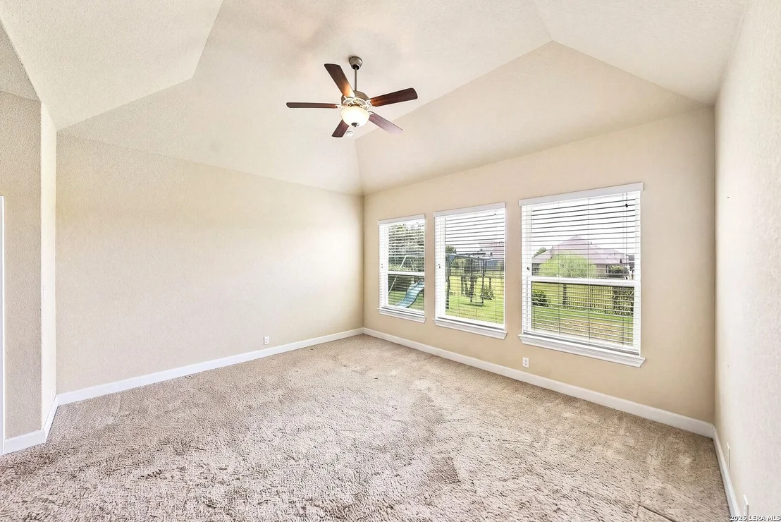 Photo of 11812 Field Bend