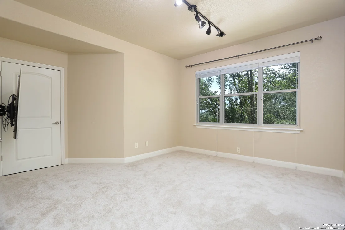 Photo of 12302 Calvert