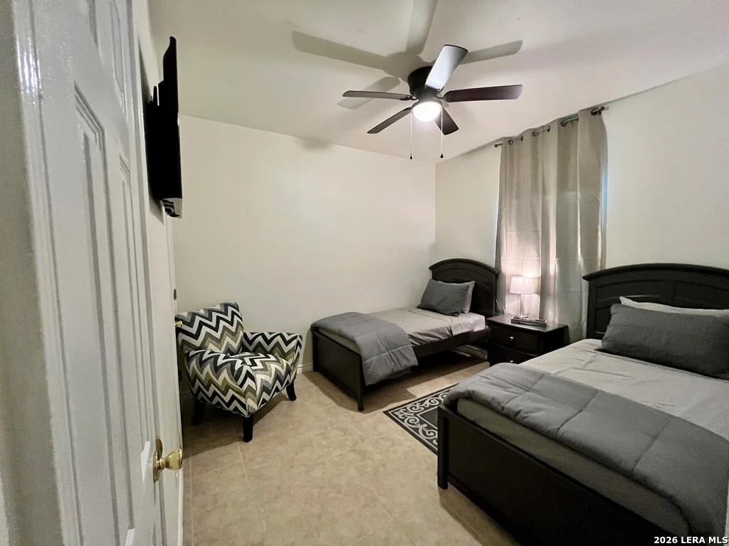 Photo of Unit 1 at 391 Riverside Dr.