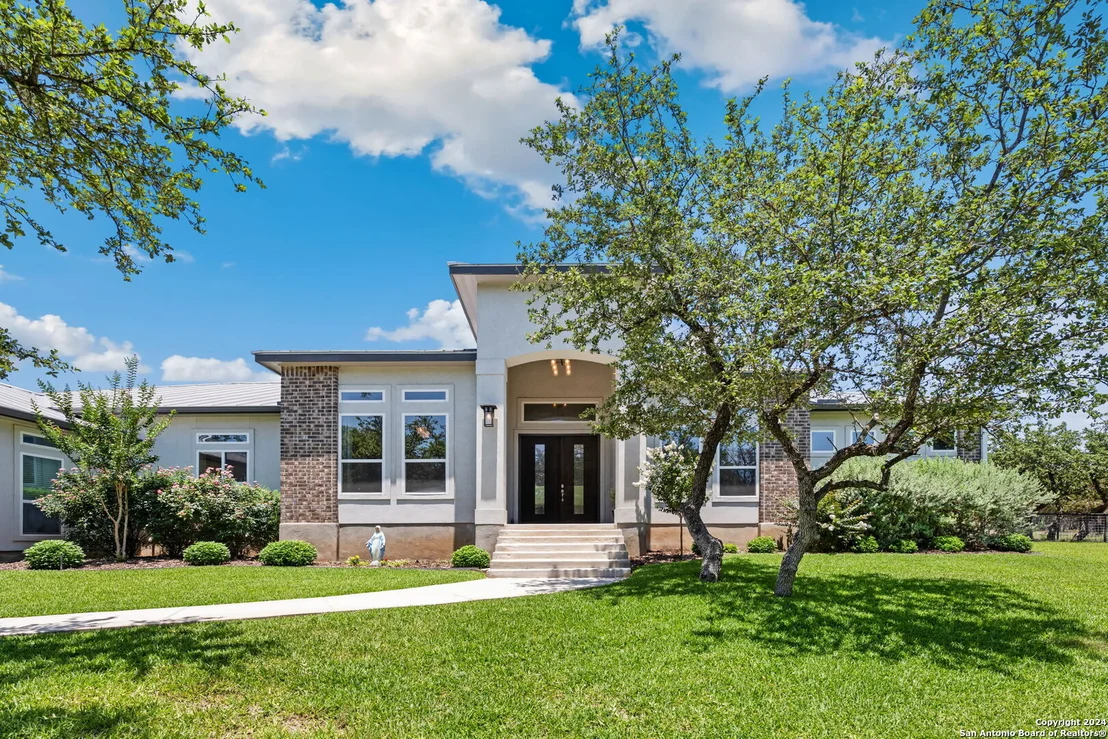 Photo of 1114 Savanna