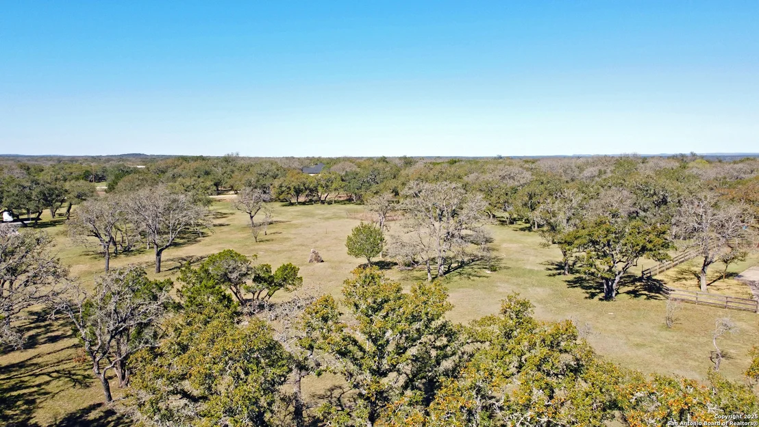Photo of 582 Whispering Oaks