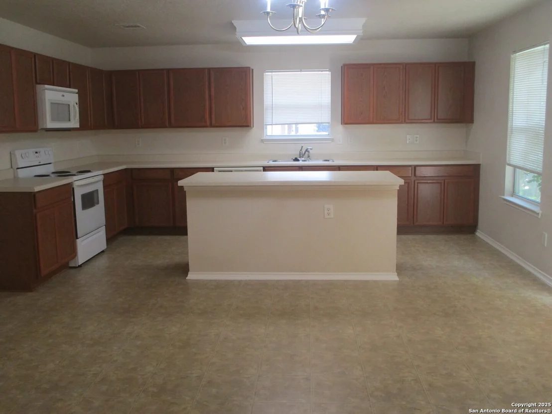 Photo of 11011 Crystal Plain