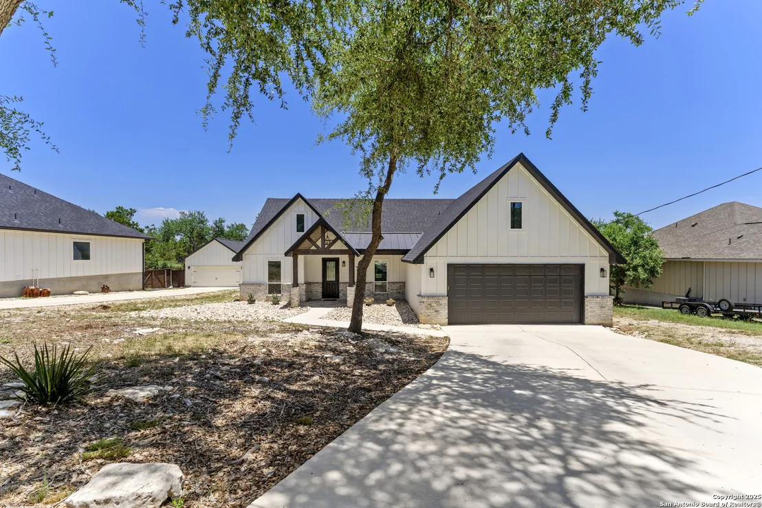 Photo of 1101 Persimmon