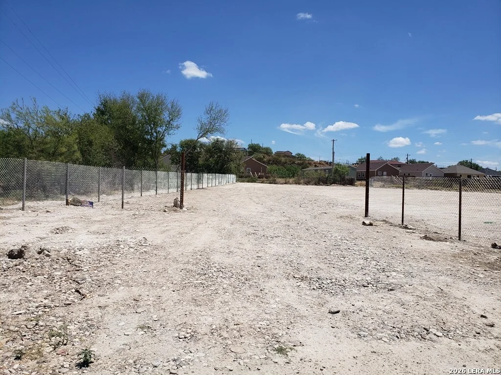 Photo of Unit 2 at 1157 STATE LOOP 480