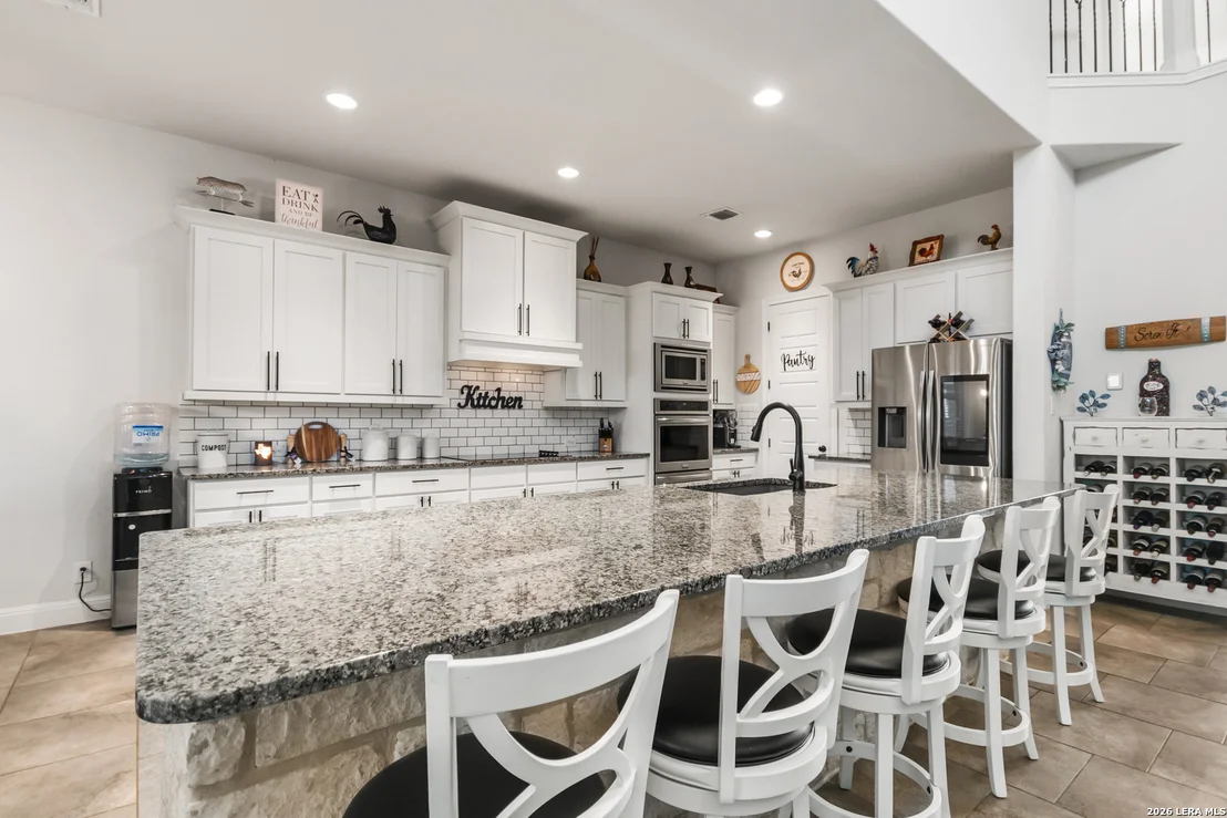 Photo of 417 BEE CAVES CV