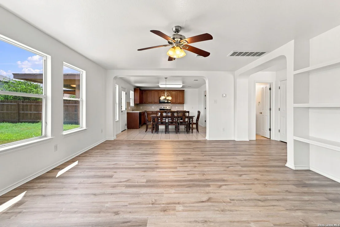 Photo of 934 MAGNOLIA Summit
