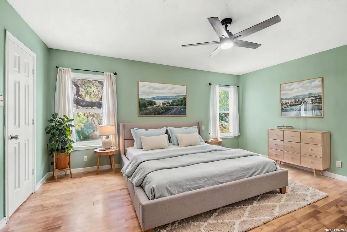 Photo of 9406 Silverfeather