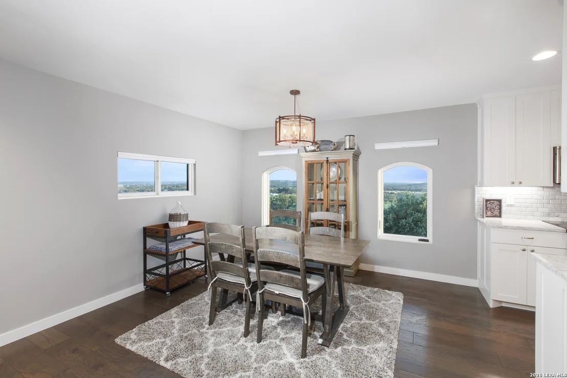 Photo of 325 RIVER RDG
