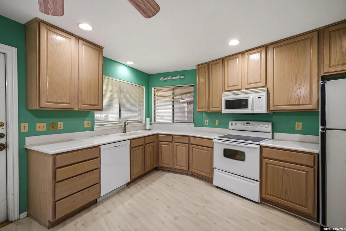 Photo of 3711 HUNTERS CIR