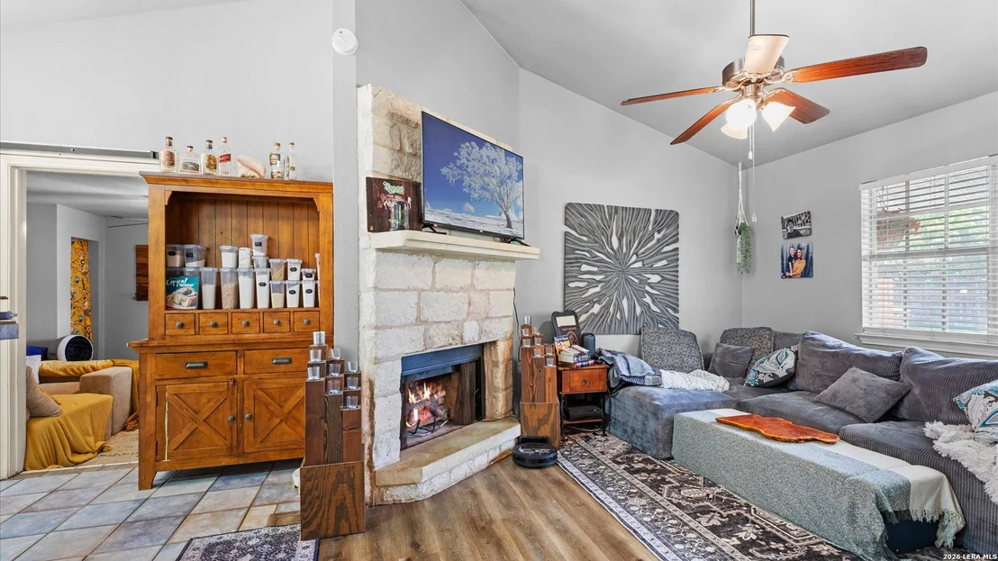 Photo of 128 RIVERVIEW RD