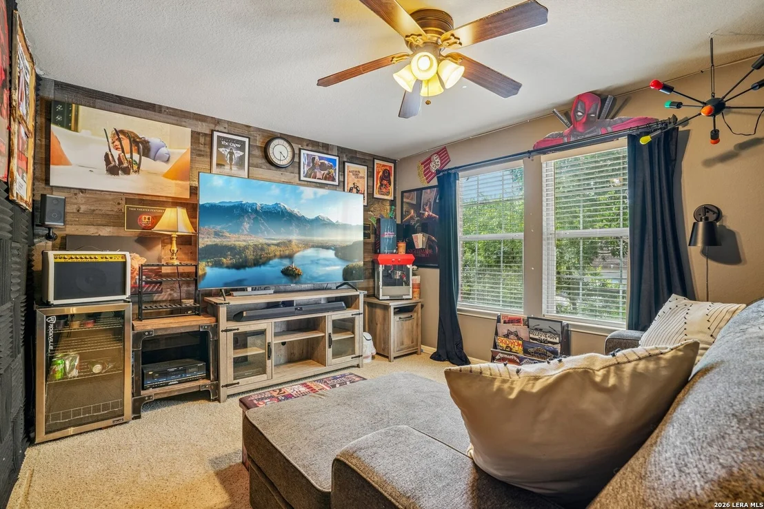 Photo of 990 OAK PARK