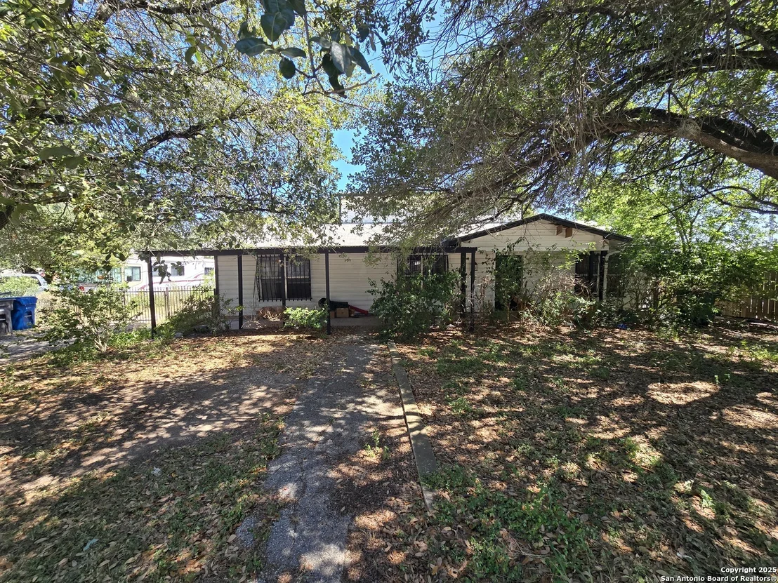 Photo of 119 W Baetz Blvd