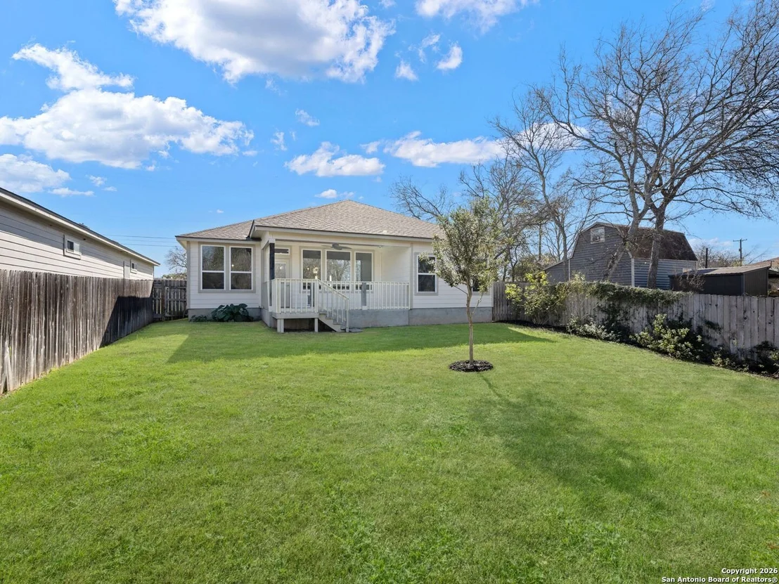 Photo of 14681 Main St