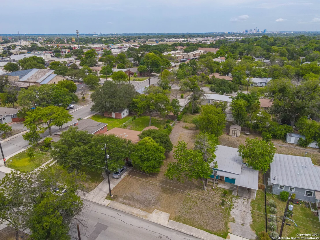Photo of 210 CONCORD PL