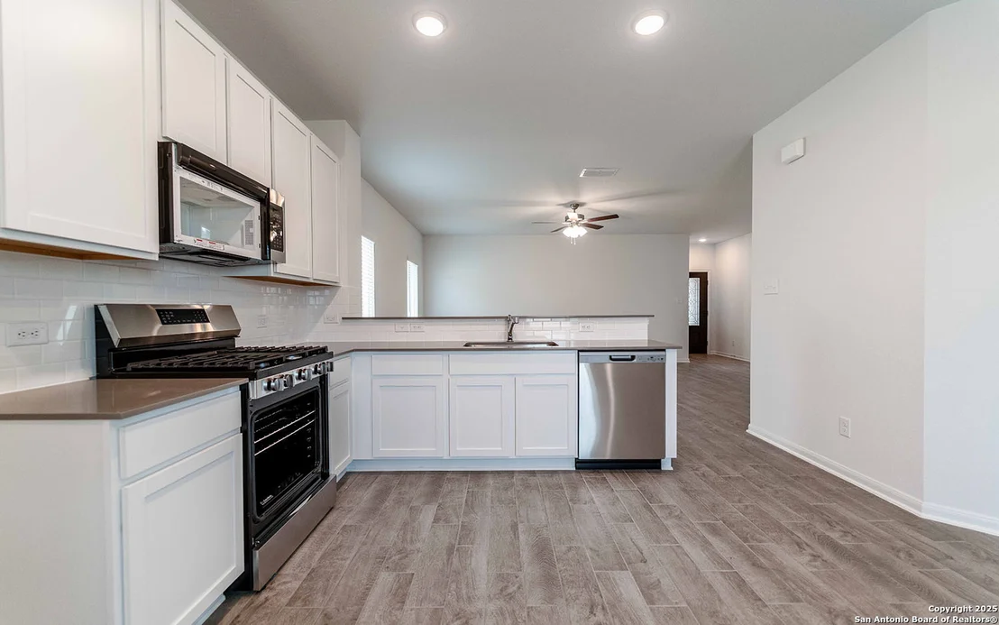 Photo of 8811 Grey Elm