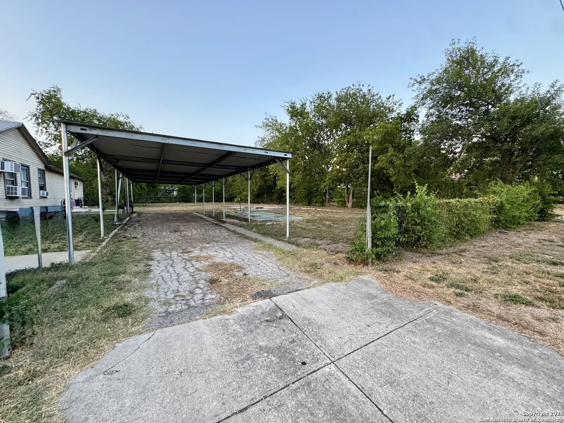 Photo of 415 Westfall
