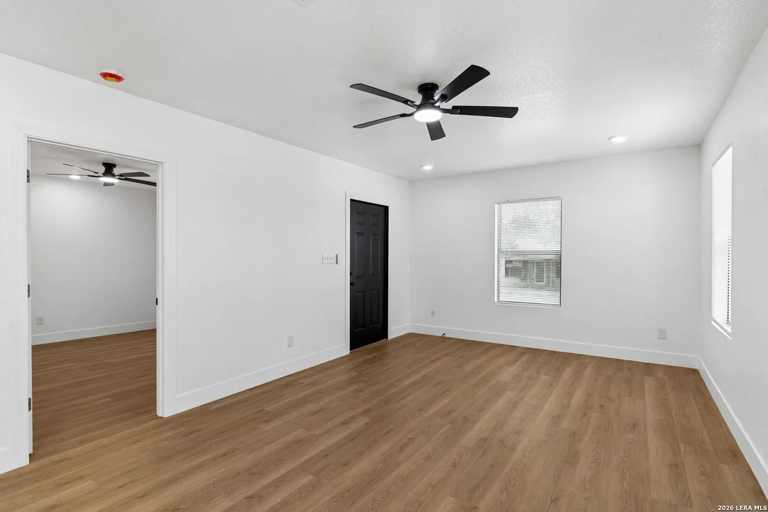 Photo of 923 CHICAGO BLVD