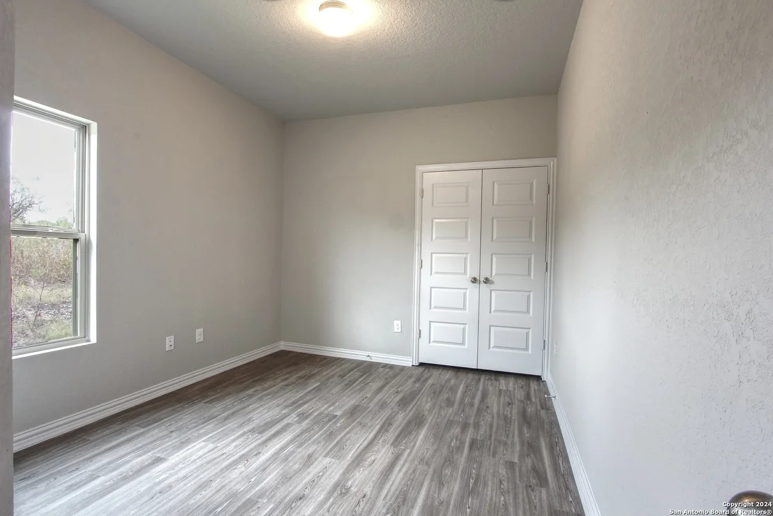 Photo of 5423 Devils Gate