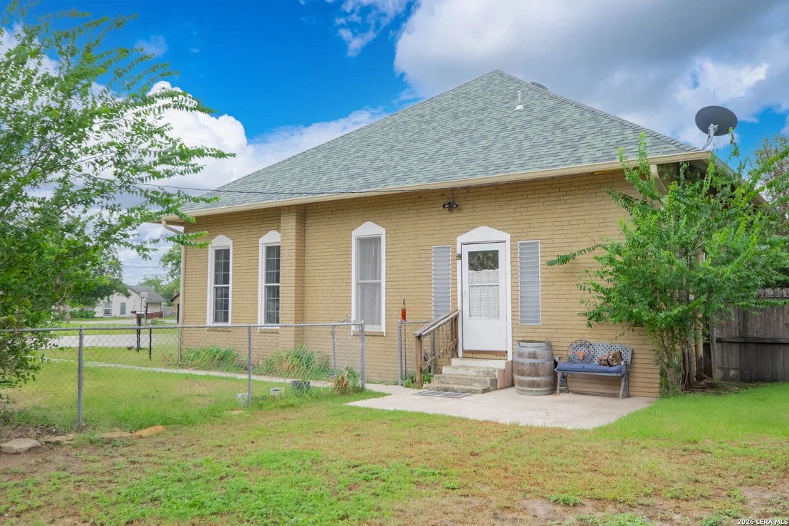 Photo of 301 Jefferson Dr